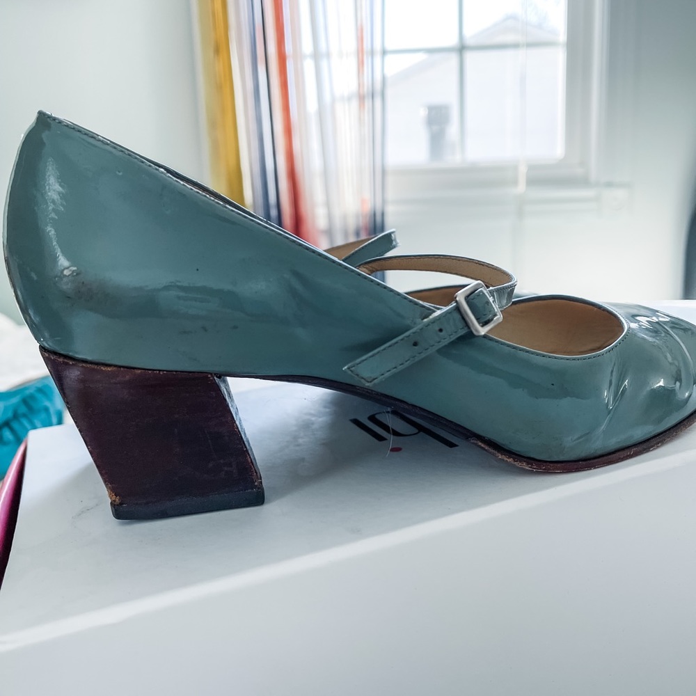 Cole Haan women size 9 1/2 pumps